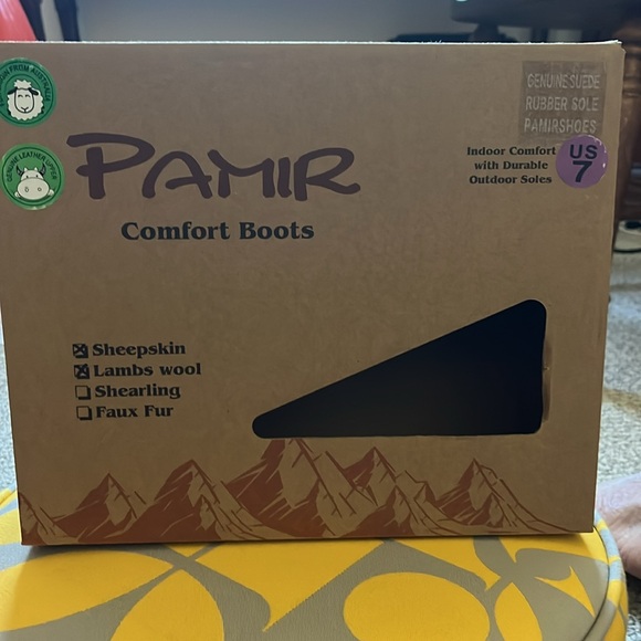 Black suede sheepskin lined boots - Picture 2 of 7